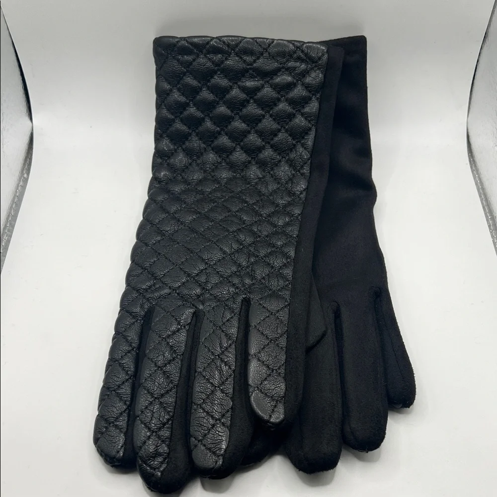 245. Black Quilted Look Women’s Gloves
